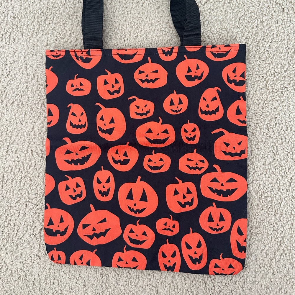 Halloween trick or treat candy bag! - Picture 2 of 3